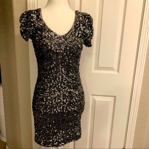 Short Sequin dress (Above the knee style)